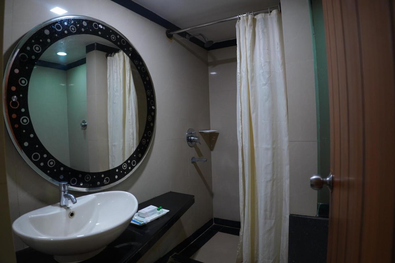 Hotel Grand Nagarjuna By Konark Hotels Guntūr Extérieur photo